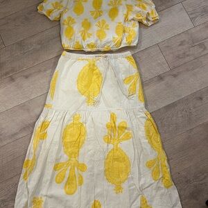cupcakes & cashmere Yellow and White Pineapple Print Skirt Set